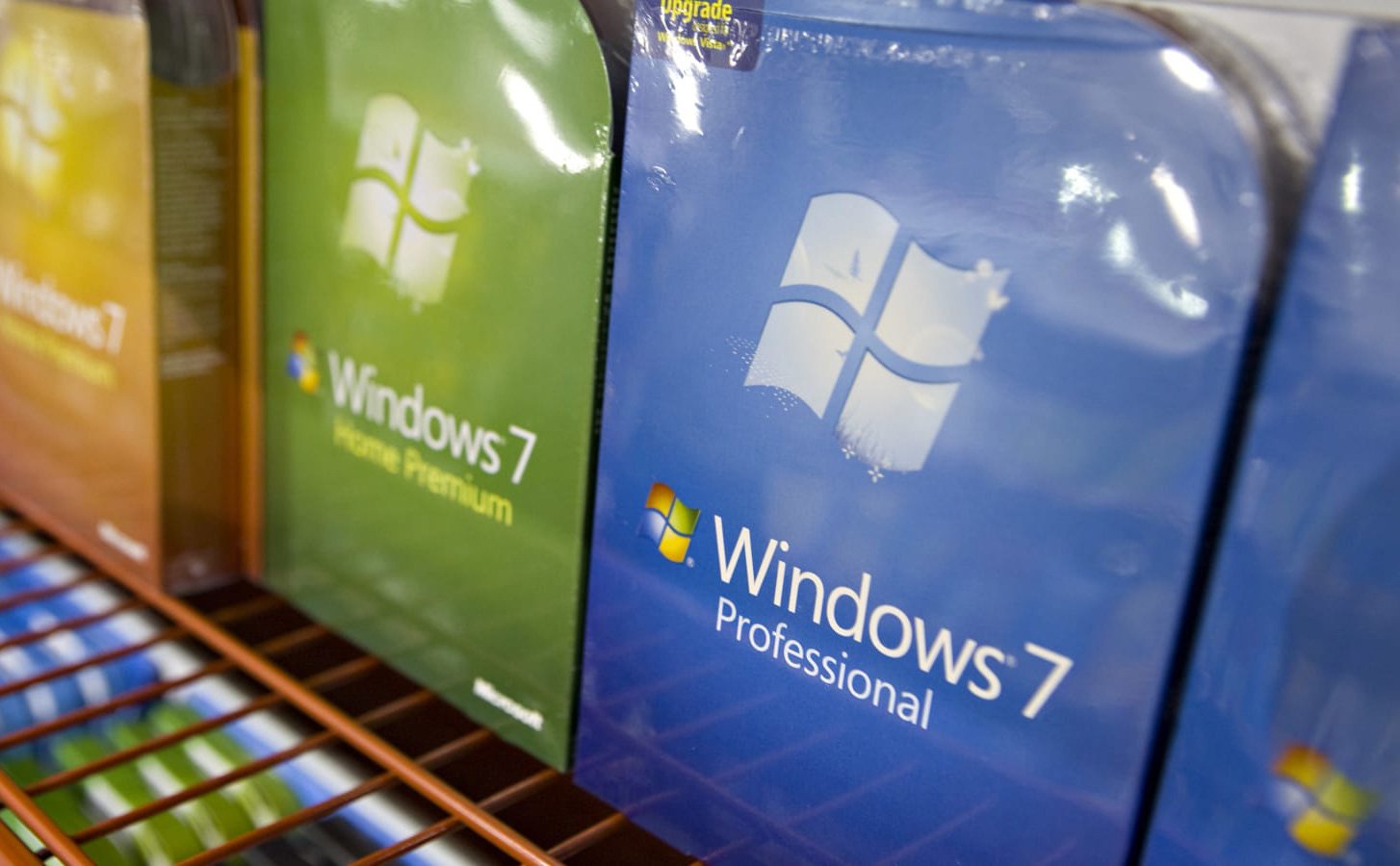 Vì  Internet Explorer bị lỗi nên Microsoft phải "ngậm đắng" tung bản vá bảo mật cho Windows 7