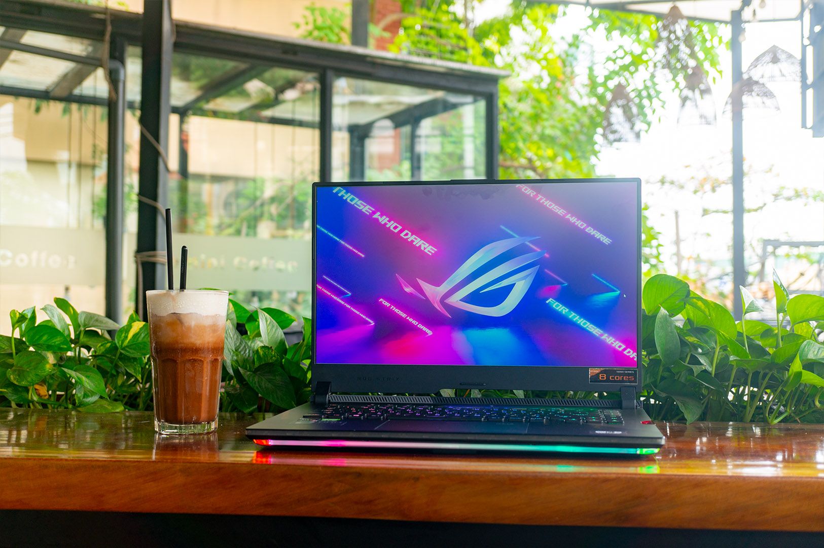 Trải nghiệm laptop gaming ROG Strix SCAR 15 2021 - Ryzen 7 5800H kết hợp RTX 3070 trong thiết kế “quý tộc”, giá 57 triệu