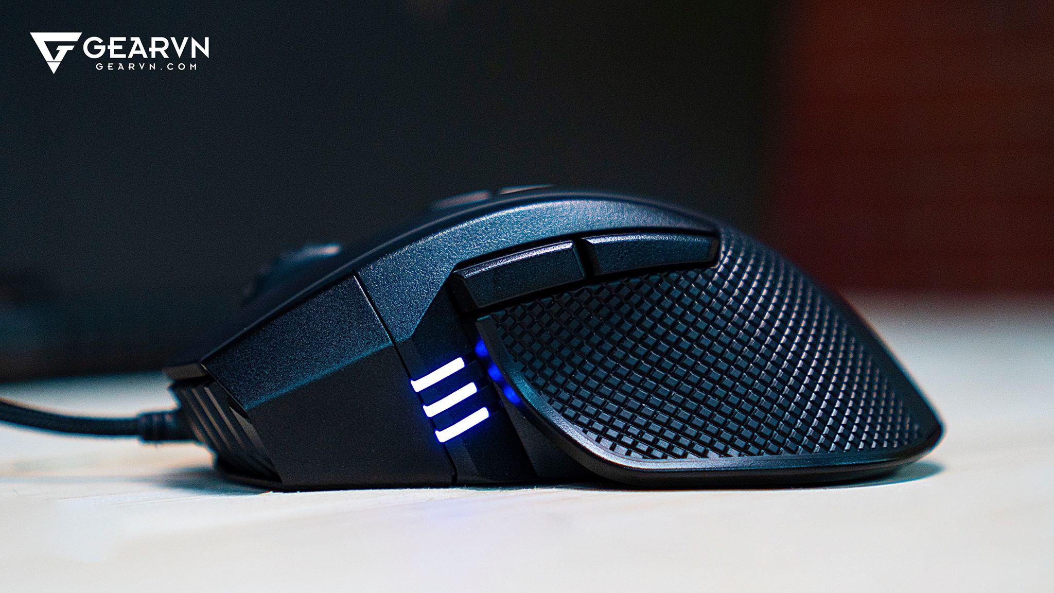 Ironclaw RGB - "Vuốt thép" của Corsair