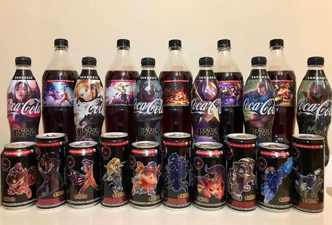 Uống Coca Cola, tặng rương Hextech kèm chìa khóa