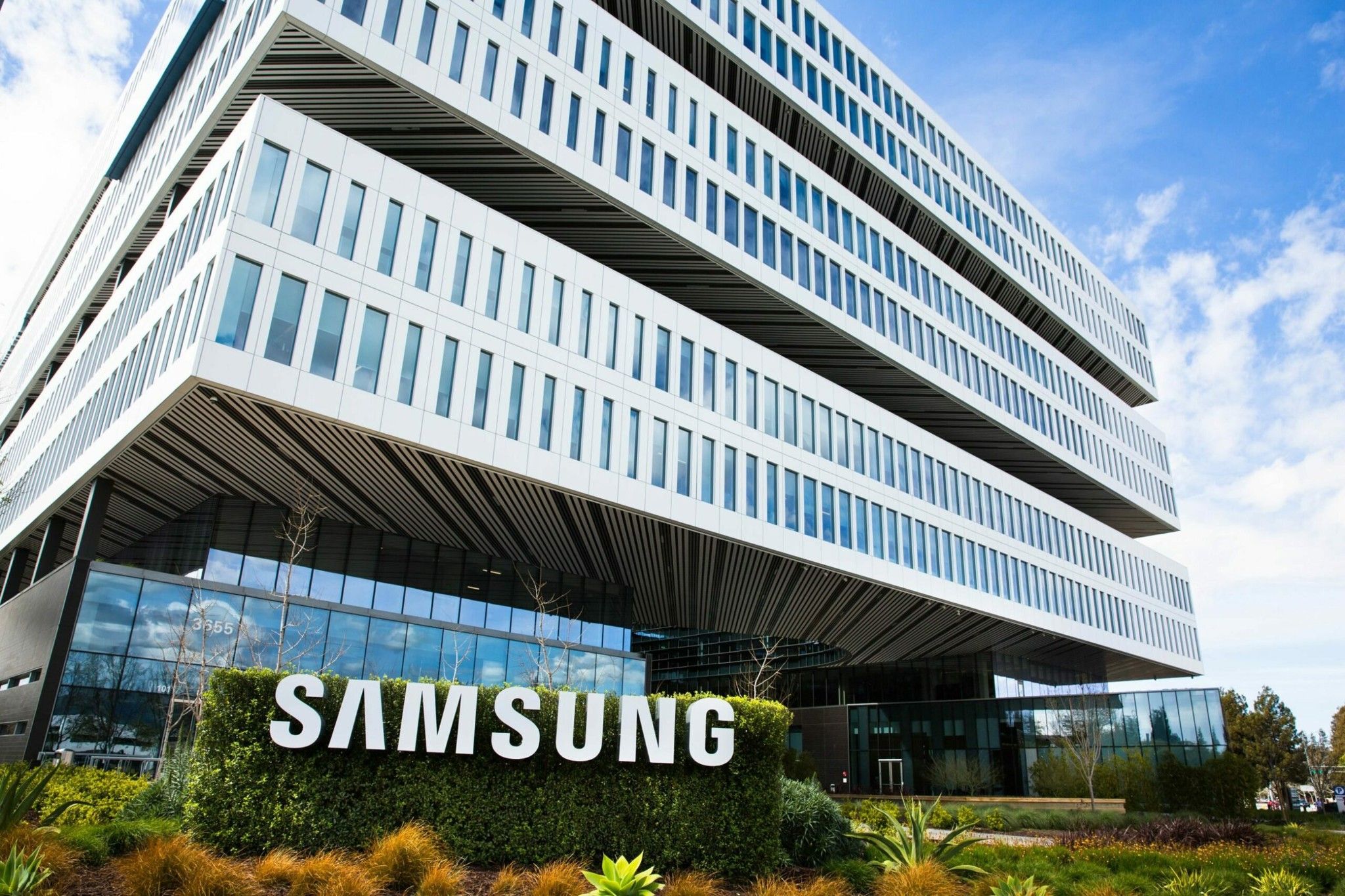 SSD nguy cơ tăng giá vì phải chờ đến tháng 5 nhà máy Samsung mới có thể sản xuất thêm