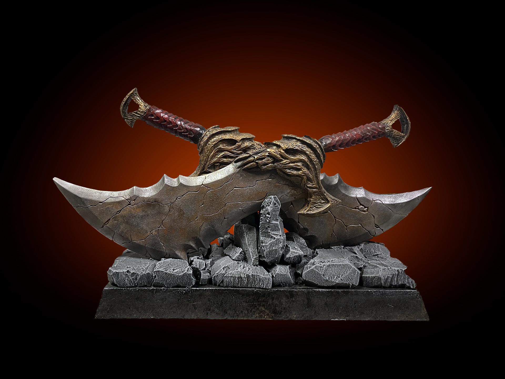 Khéo tay hay mò, fan Ragnarok chế song đao Blades of Chaos nhìn y như trong game