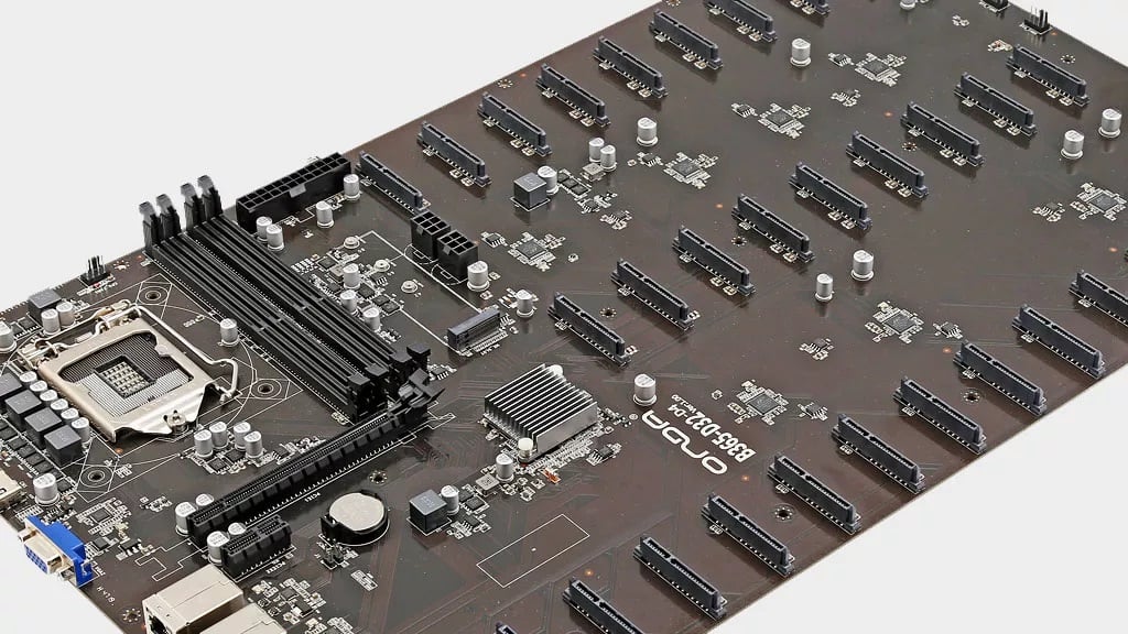 Xuất hiện mainboard Trung Quốc "phiên bản ma thuật" 32 cổng SATA cho nông dân đào coin bằng ổ cứng