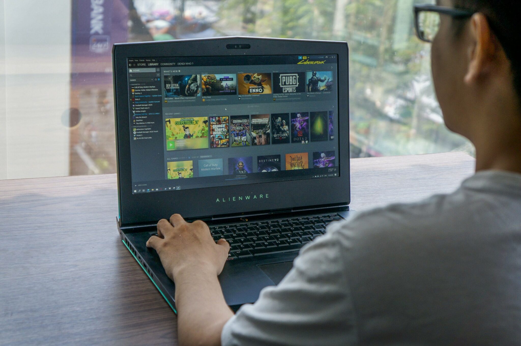 Dẫu biết mua máy mạnh không phải lúc nào cũng để chơi game nặng, mình vẫn cứ đâm đầu