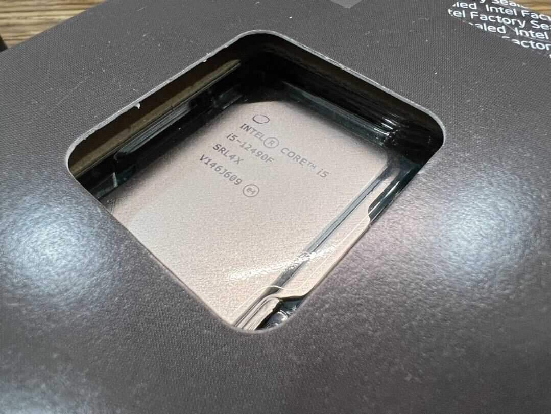 Core i5-12490F “cùng khuôn” với Core i9, mạnh hơn Core i5-12400F 15%