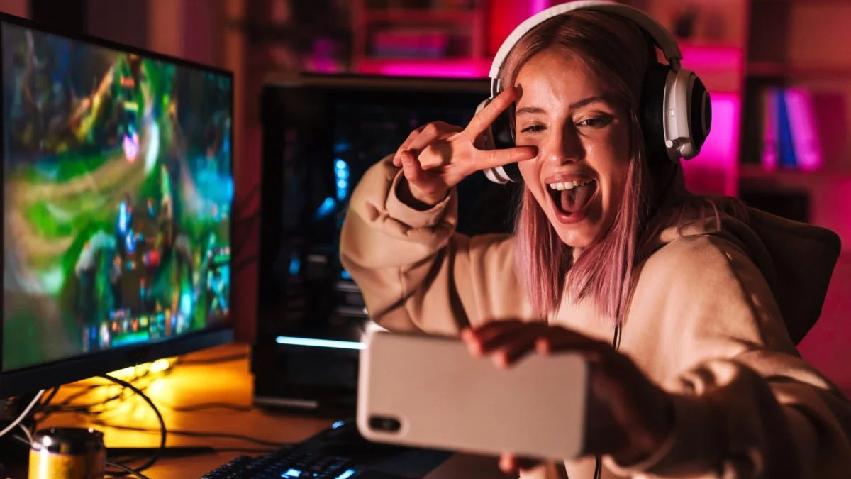 Mấy đợt ghiền game đối với mình như những cơn say trong cuộc sống, cho tuổi trẻ thêm sắc màu