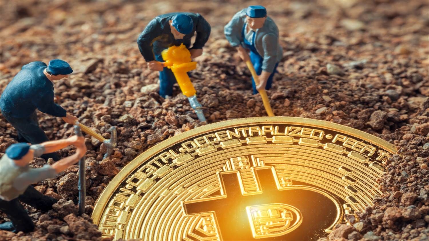 Bitcoin rớt giá thê thảm, một công ty “xả chuồng” bán 26.200 dàn đào coin để trả nợ 67 triệu đô