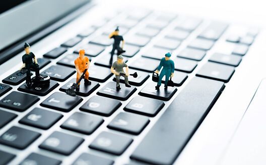 Hướng dẫn vệ sinh màn hình cảm ứng của laptop