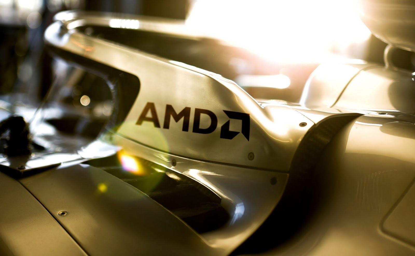 AMD đồng hành cùng Mercedes chinh phục đường đua Công thức 1