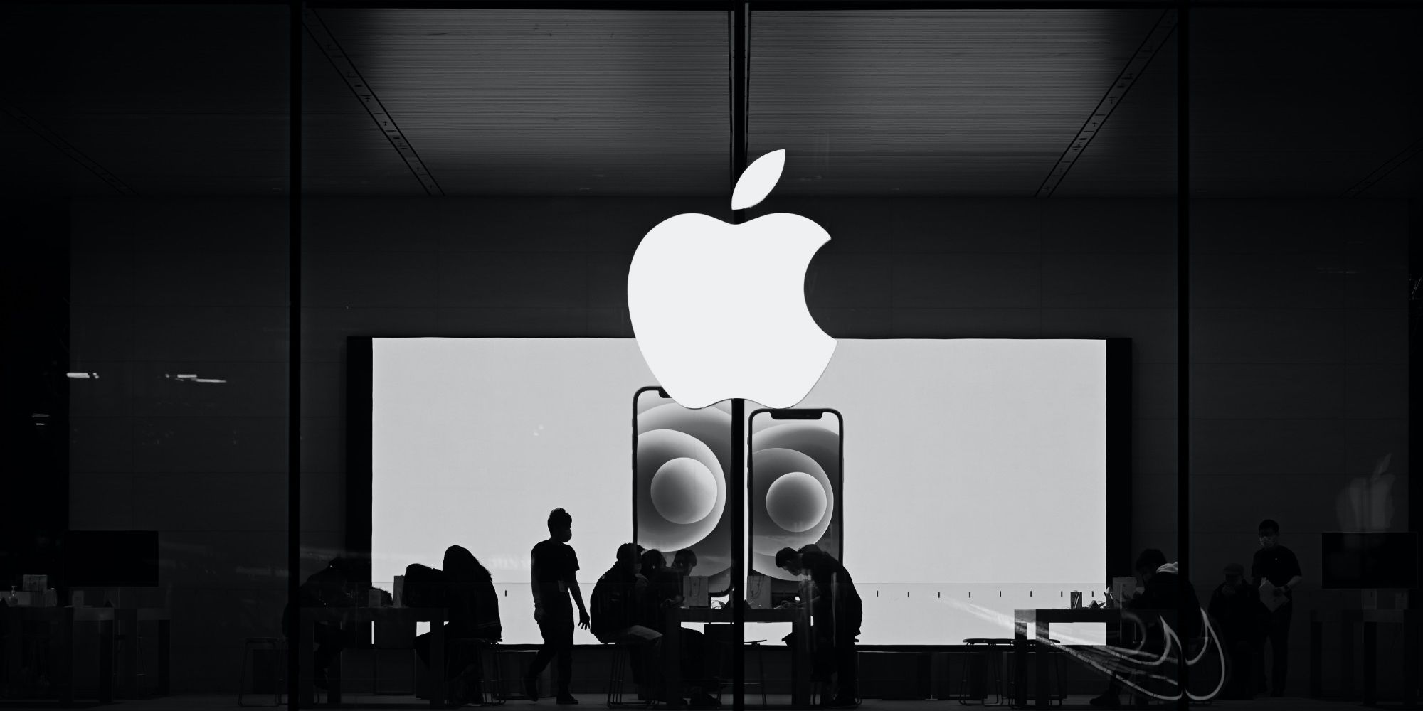 Apple đánh mất ngôi vị công ty giá trị nhất thế giới vào tay công ty dầu Ả Rập Xê Út