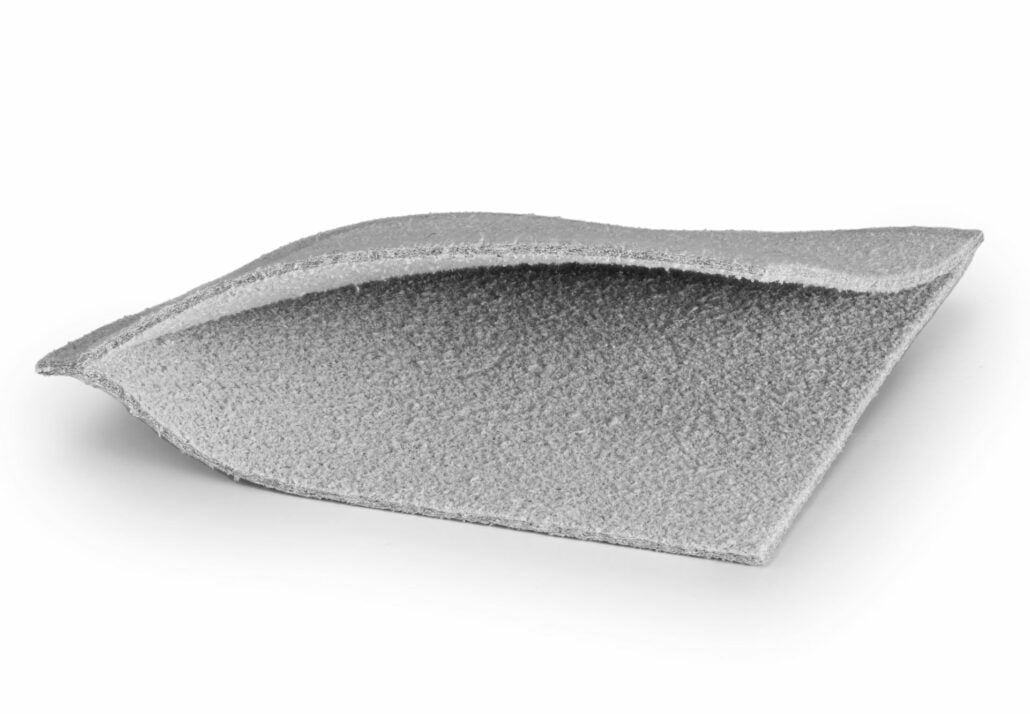 Giải mã sự đắt đỏ của giẻ lau Apple: 2 lớp vải, tỉ mỉ đến từng chi tiết, có logo táo