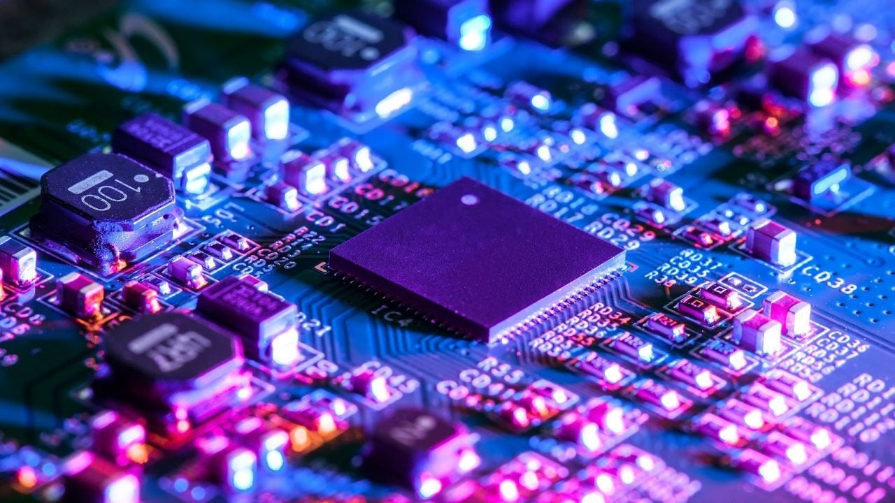 Tổng hợp tin công nghệ hay trong tuần: Microsoft cà khịa Apple; Driver NVIDIA bị đánh lừa; GTX 1050 Ti giá hơn 200 đô