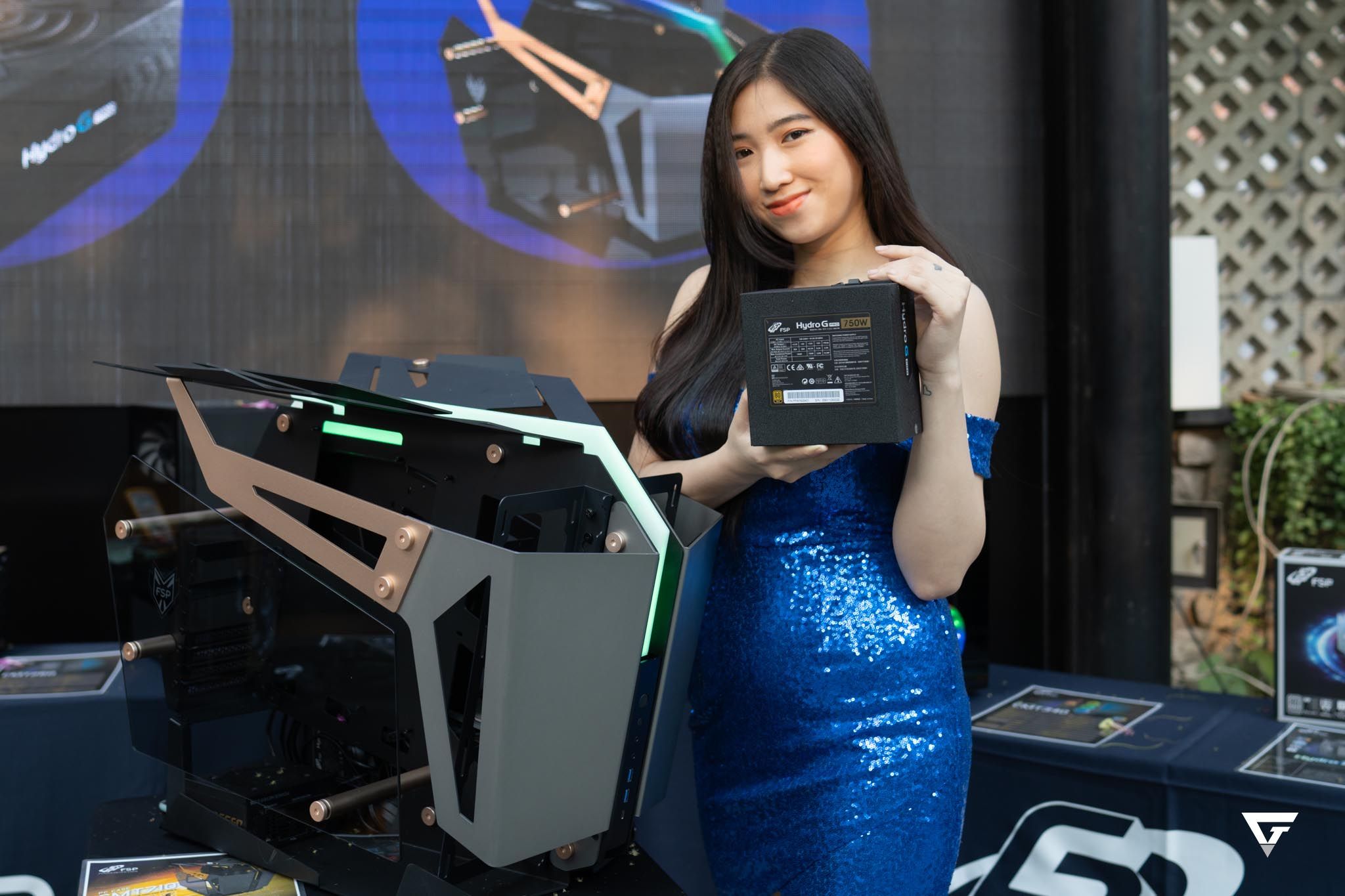 FSP trình làng nguồn Hydro G Pro cao cấp chống ẩm 10 năm, case CMT710 giúp 2 dàn PC về chung 1 mái nhà