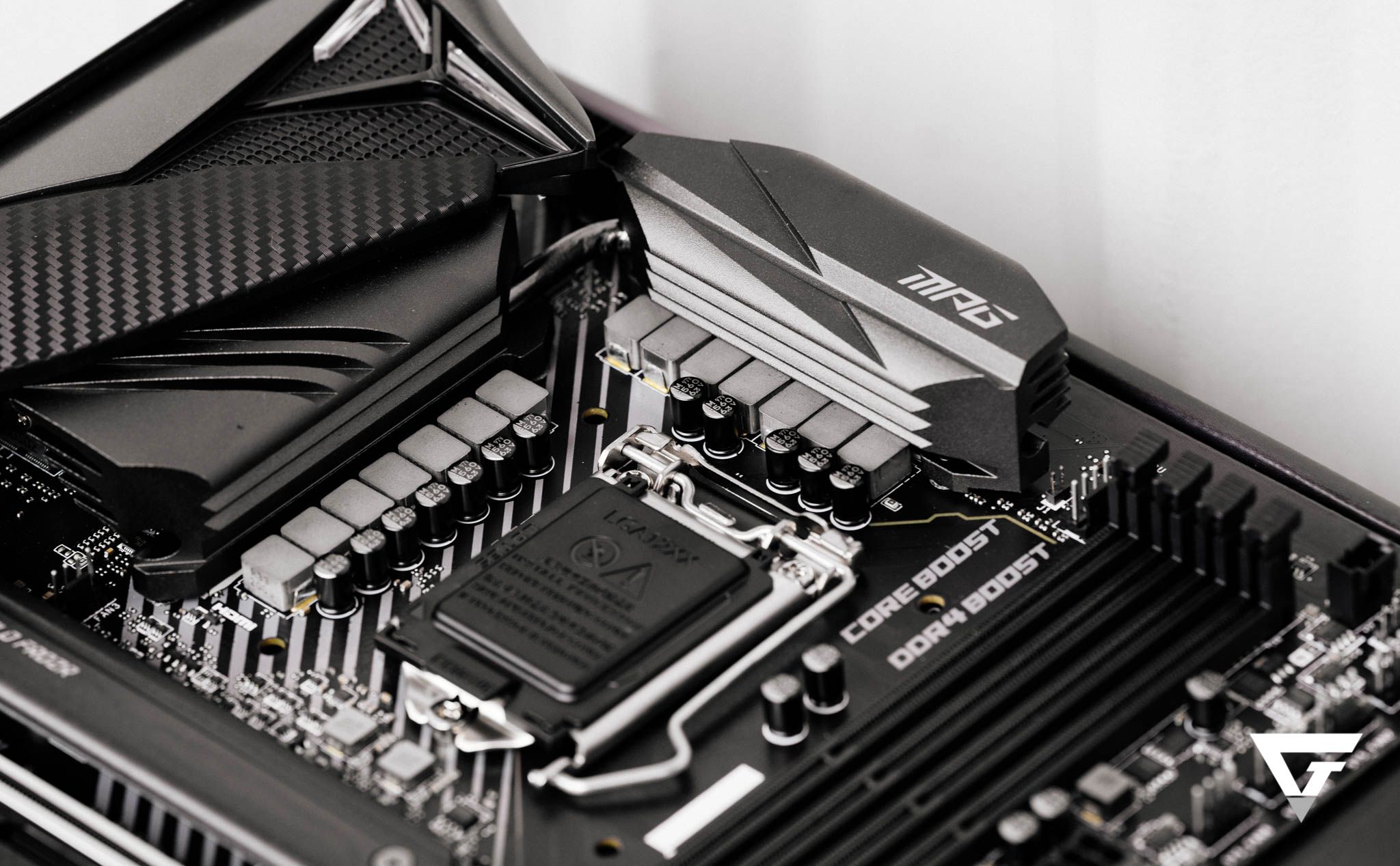 Trên tay MSI MPG Z490 Gaming Carbon Wifi: Bo mạch chủ trung cấp cho CPU Intel Core thế hệ 10, thiết kế đẹp, đủ món ăn chơi