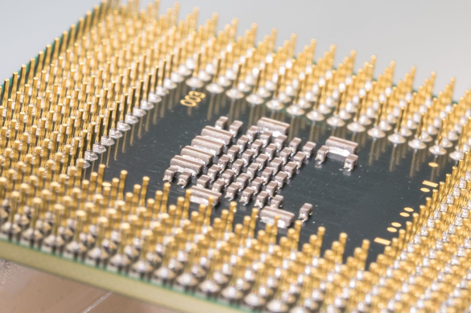 Tìm hiểu về LGA và PGA, vì sao CPU AMD thì “có chân” mà CPU Intel lại “không chân”?