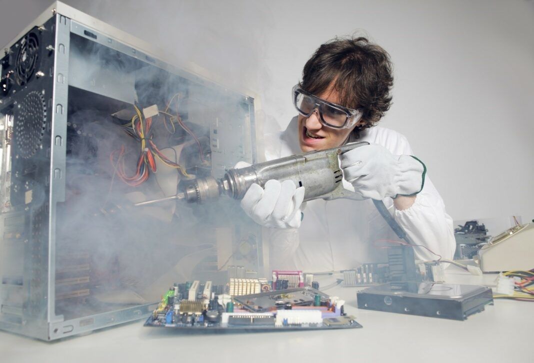 5 thói quen đang giết chết máy tính của bạn