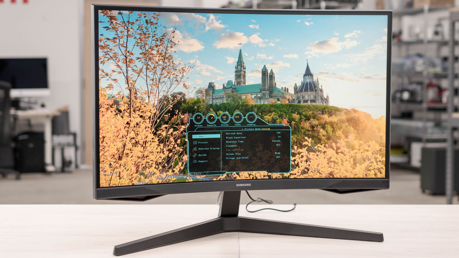 Samsung LC32G55: Chiếc màn hình gaming cong 32 inch hỗ trợ HDR, 2K, 144Hz, bao sân trải nghiệm từ eSport sang AAA