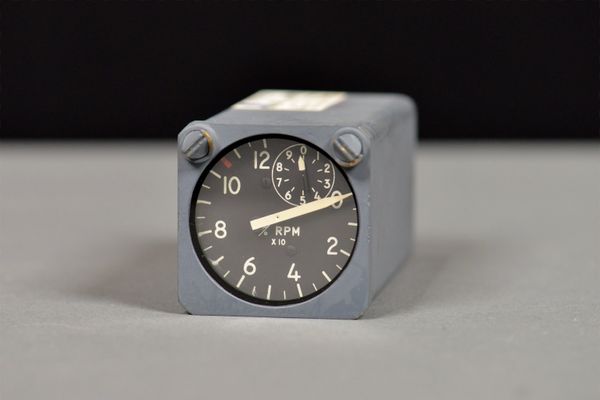 Khéo tay hay mò, modder biến đồng hồ đo tốc độ máy bay thành đồng hồ đo hiệu năng CPU