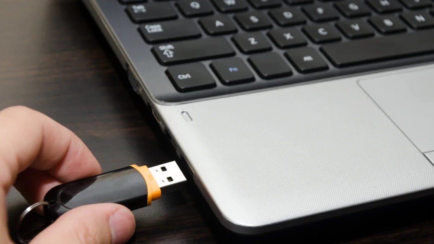 Hướng dẫn cách boot vào USB cài Win