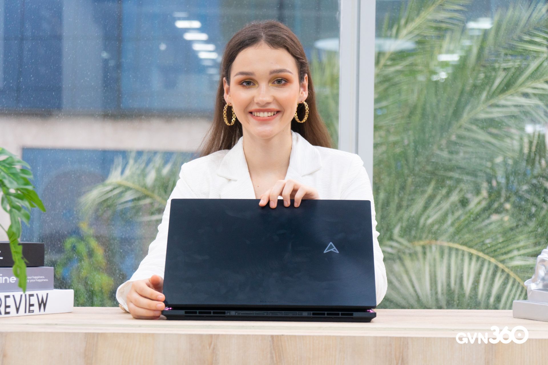 ASUS ra mắt mẫu laptop Zenbook Pro 16X OLED độc đáo với bàn phím tự nâng và con lăn DIAL cho dân sáng tạo