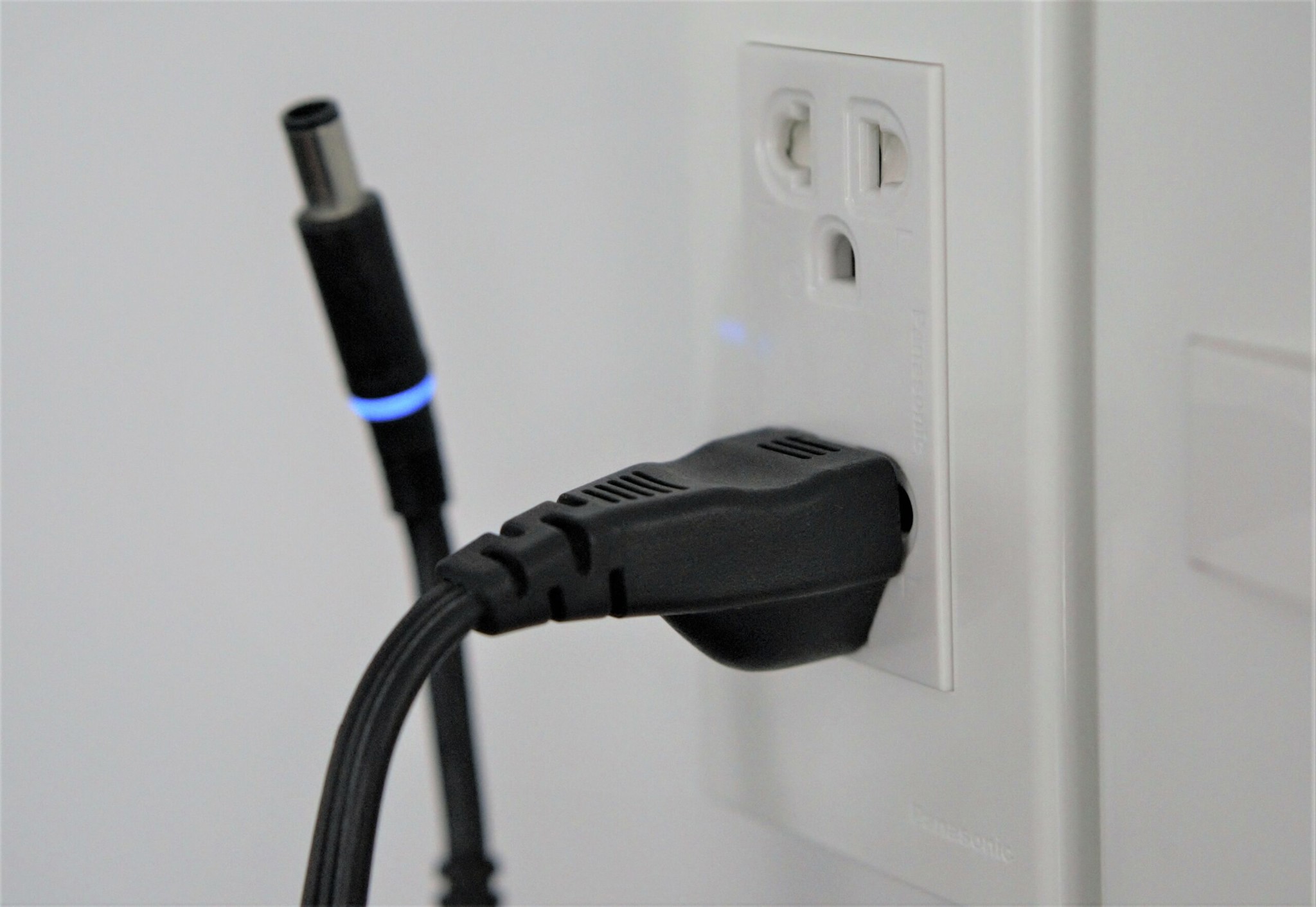Có cần phải rút củ sạc sau khi sạc pin, đây là câu trả lời cho bạn