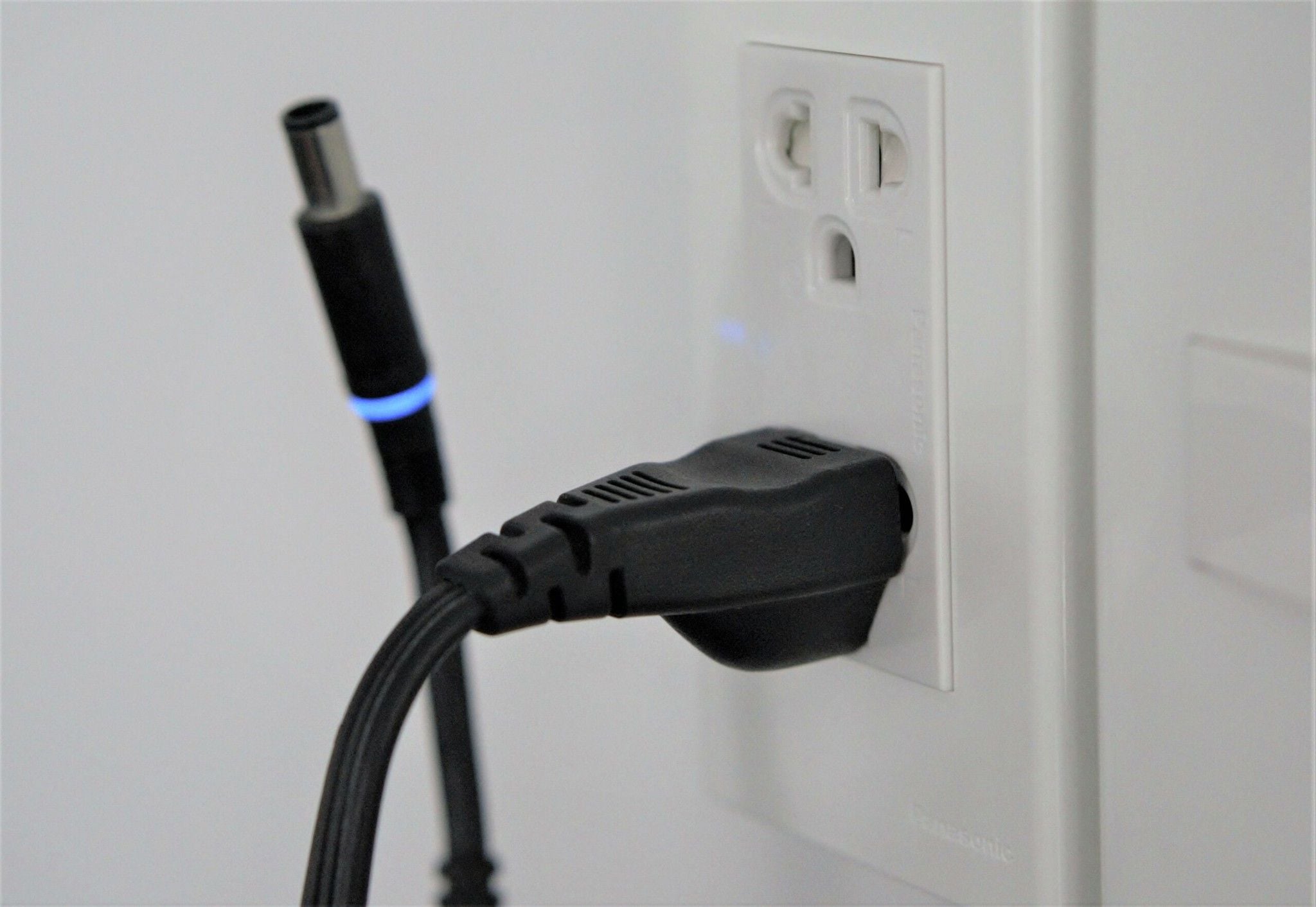 Có cần phải rút củ sạc sau khi sạc pin, đây là câu trả lời cho bạn