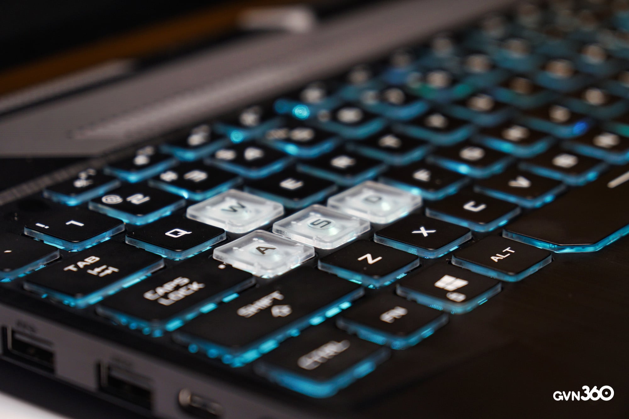 Từng chê bàn phím laptop phèn, sau vài tháng dùng mình thấy nó cũng được