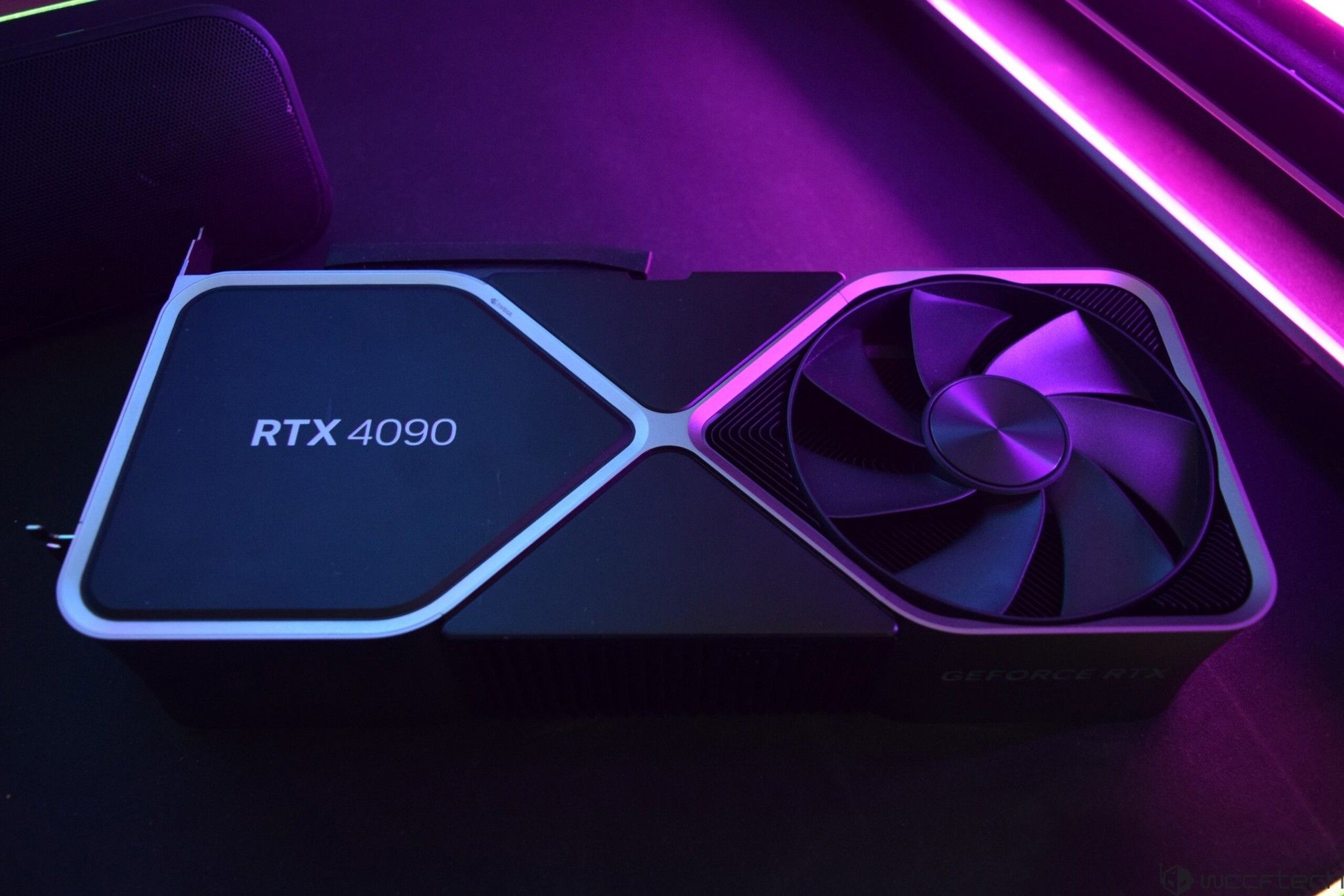 Nvidia RTX 4090 là chiếc card gaming đầu tiên phá kỷ lục hiệu năng tính toán 100 TFLOPs