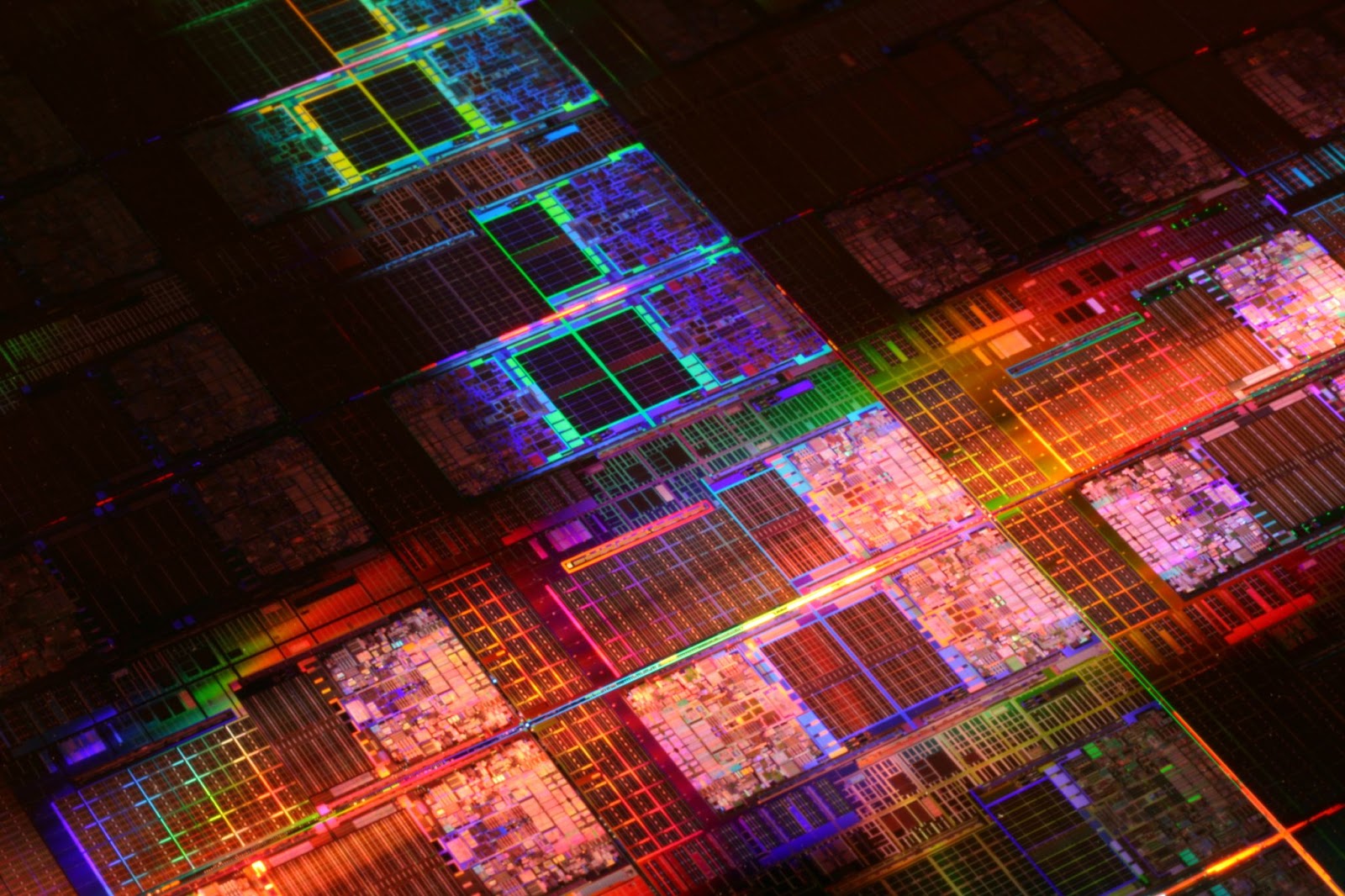 Cả Intel và TSMC đều dự đoán tình trạng thiếu hụt chip sẽ kéo dài tới năm 2022 hoặc có khi lâu hơn nữa
