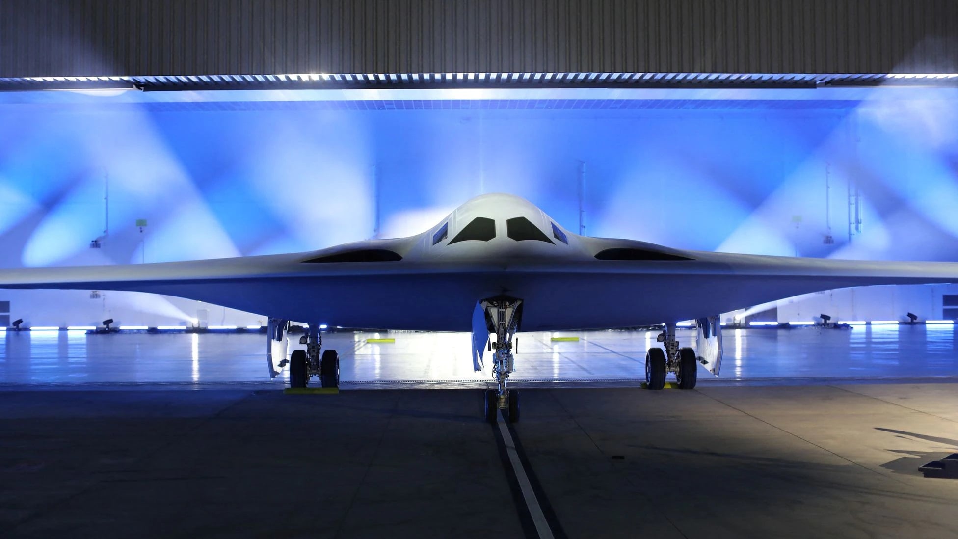 Lầu Năm Góc hé lộ máy bay ném bom tàng hình B-21 Raider với giá hơn nửa tỷ đô