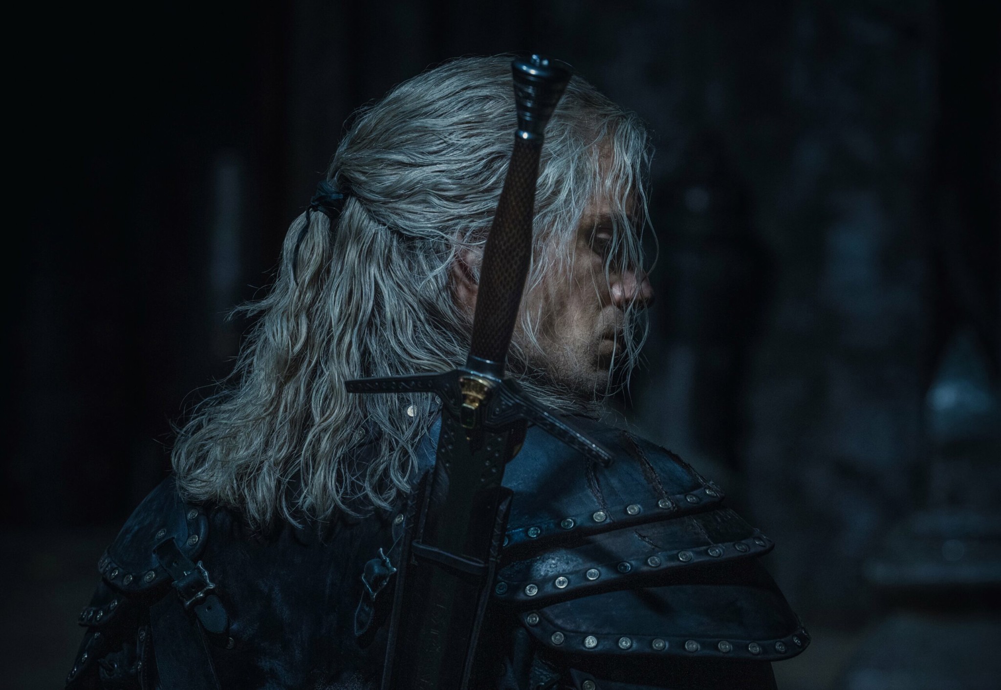 Lộ diện ngoại hình cực hầm hố, dữ dằn của Geralt trong mùa thứ 2 của The Witcher