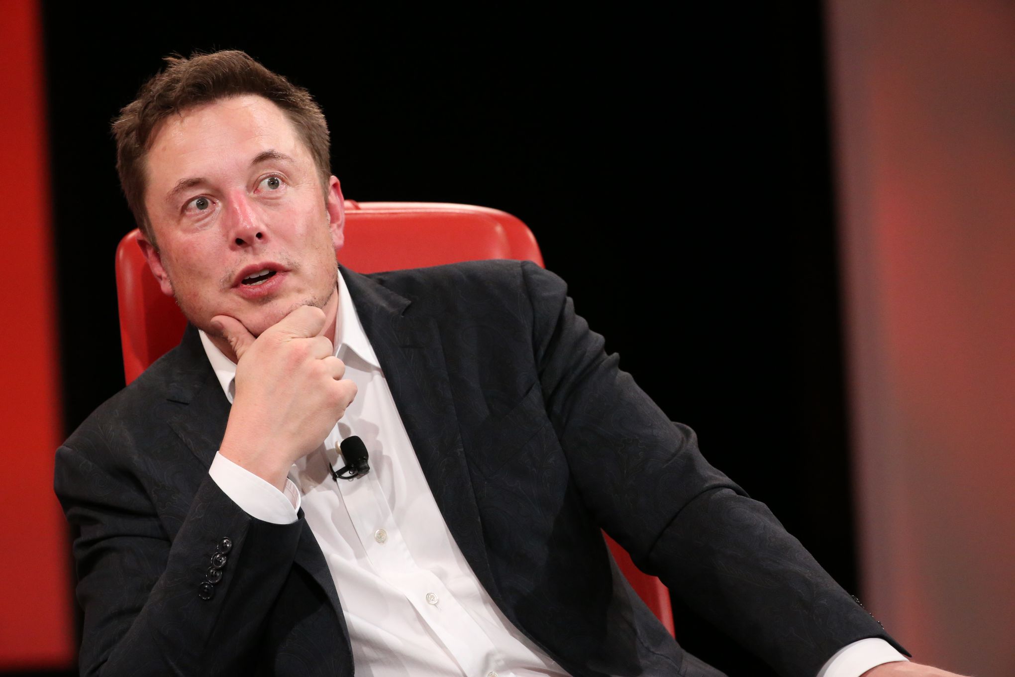Elon Musk từ chối chặn tin tức Nga trên mạng Starlink, bảo vệ tự do ngôn luận