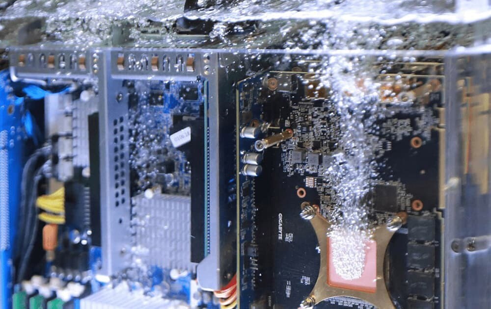 Gigabyte ra mắt giải pháp “ngâm nước” để tản nhiệt cho trung tâm dữ liệu