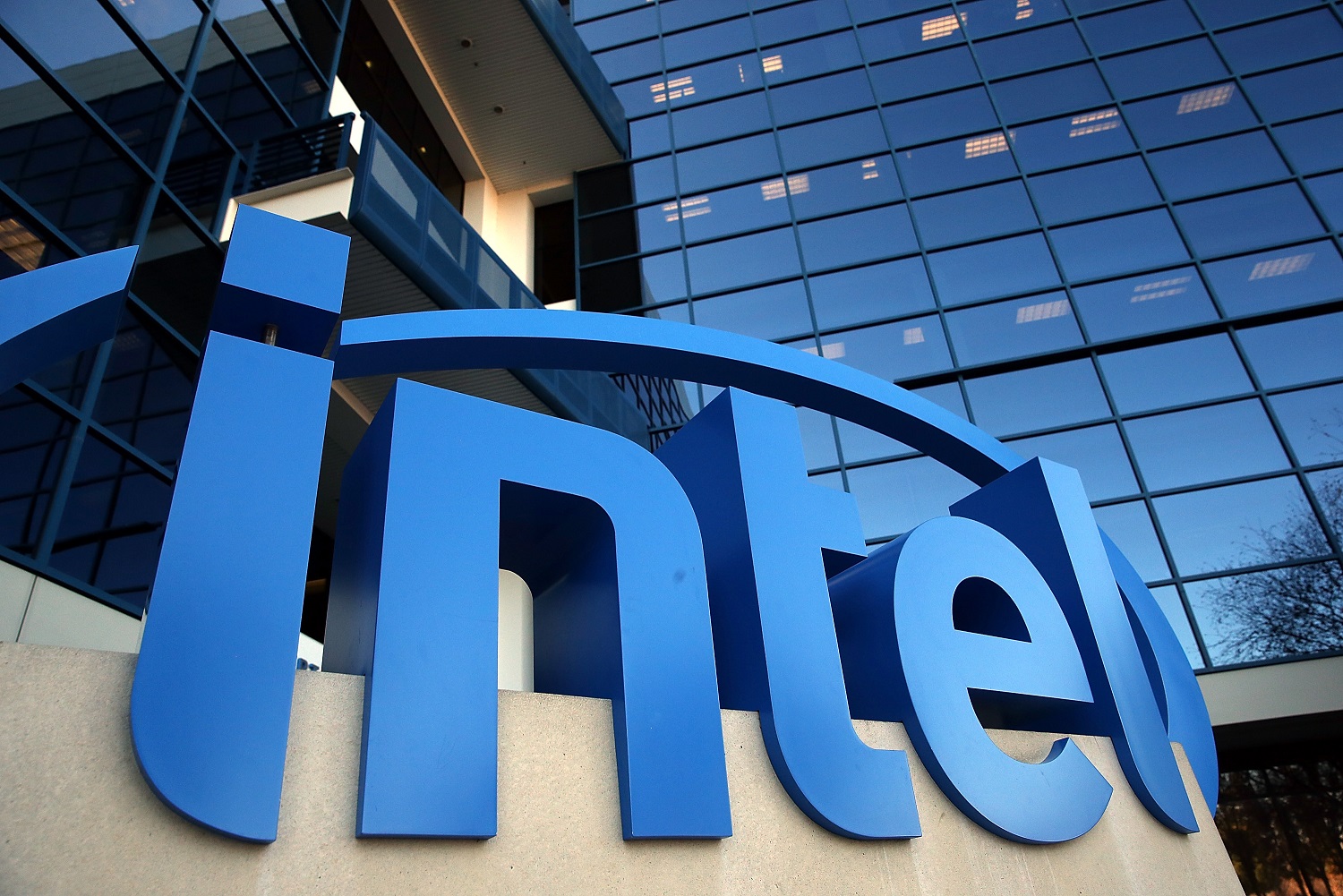 Intel sẽ giảm giá CPU đến 15% ?