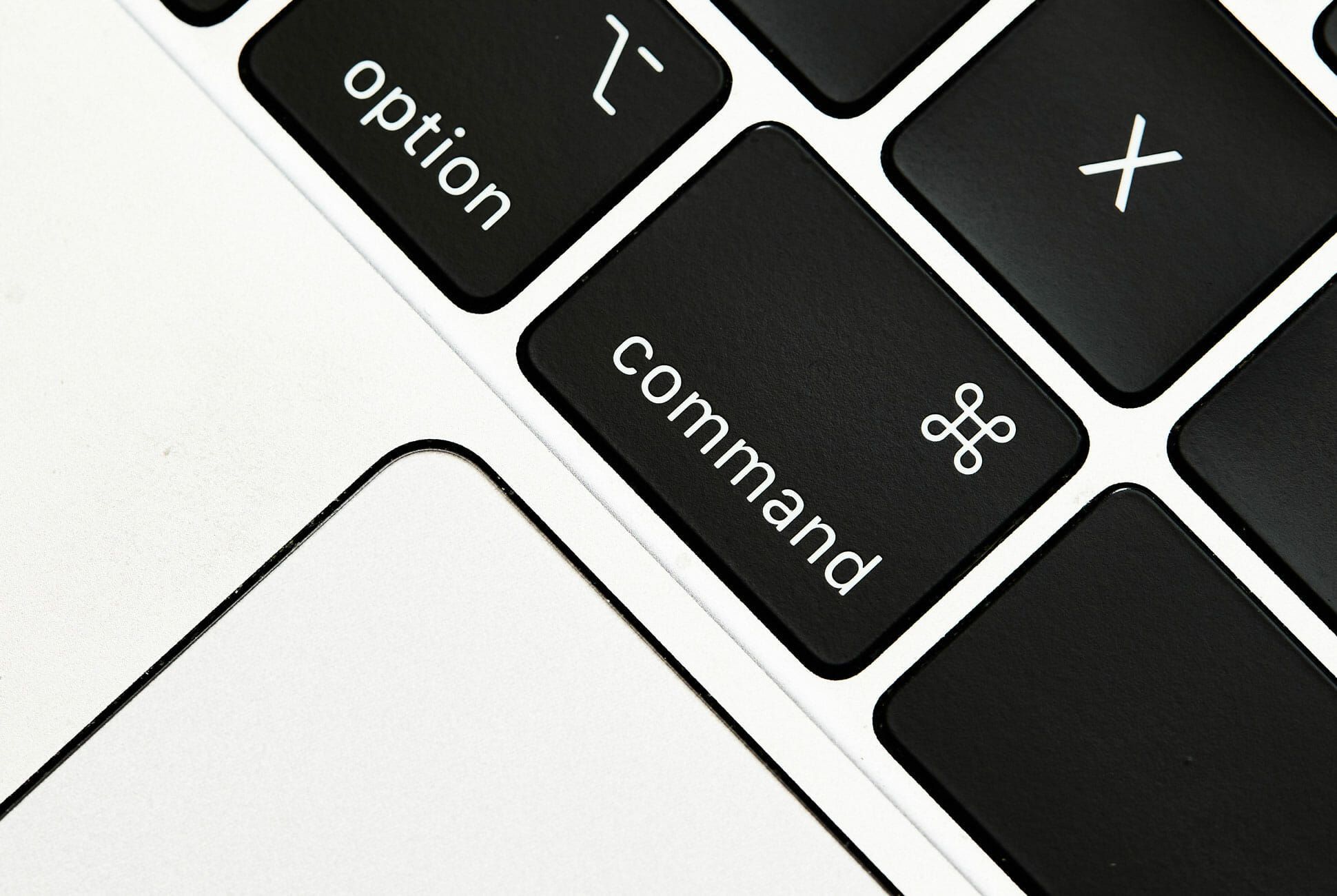 Giải mã nguồn gốc biểu tượng Command đầy bí ẩn trên bàn phím của Apple