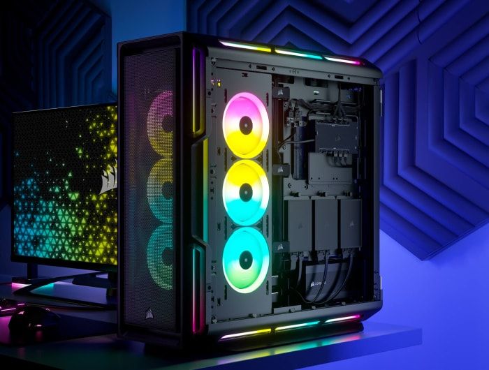 Corsair ra mắt case iCUE 5000T RGB đẹp rực rỡ với 208 bóng LED