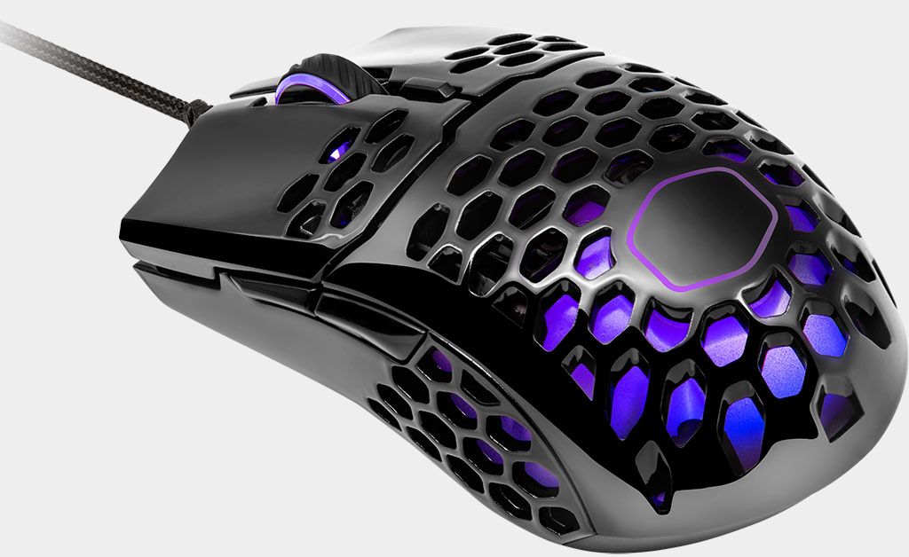 Cooler Master MM711: Chuột gaming không dành cho người sợ lỗ nay lại càng u ám hơn với bản RGB