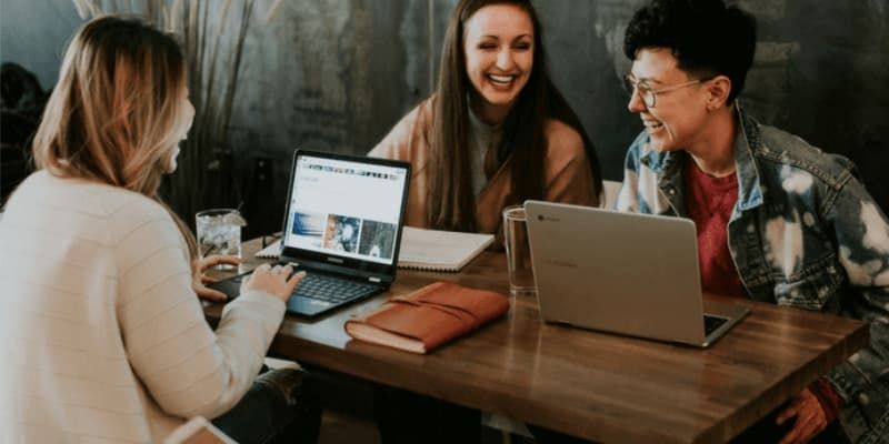 Mua laptop cho sinh viên mùa tựu trường cần chú ý những gì