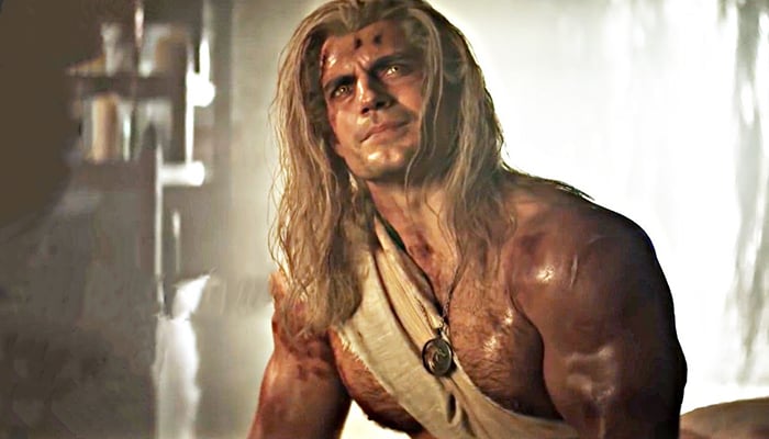 Lộ hậu trường phim The Witcher, thân hình lực lưỡng của “Superman” liên tục xé toạc quần áo