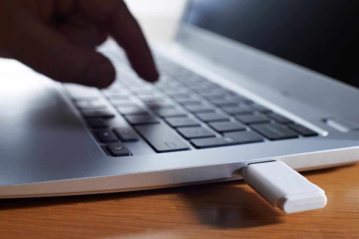 Hướng dẫn rút USB một cách an toàn chỉ với 1 phím bấm