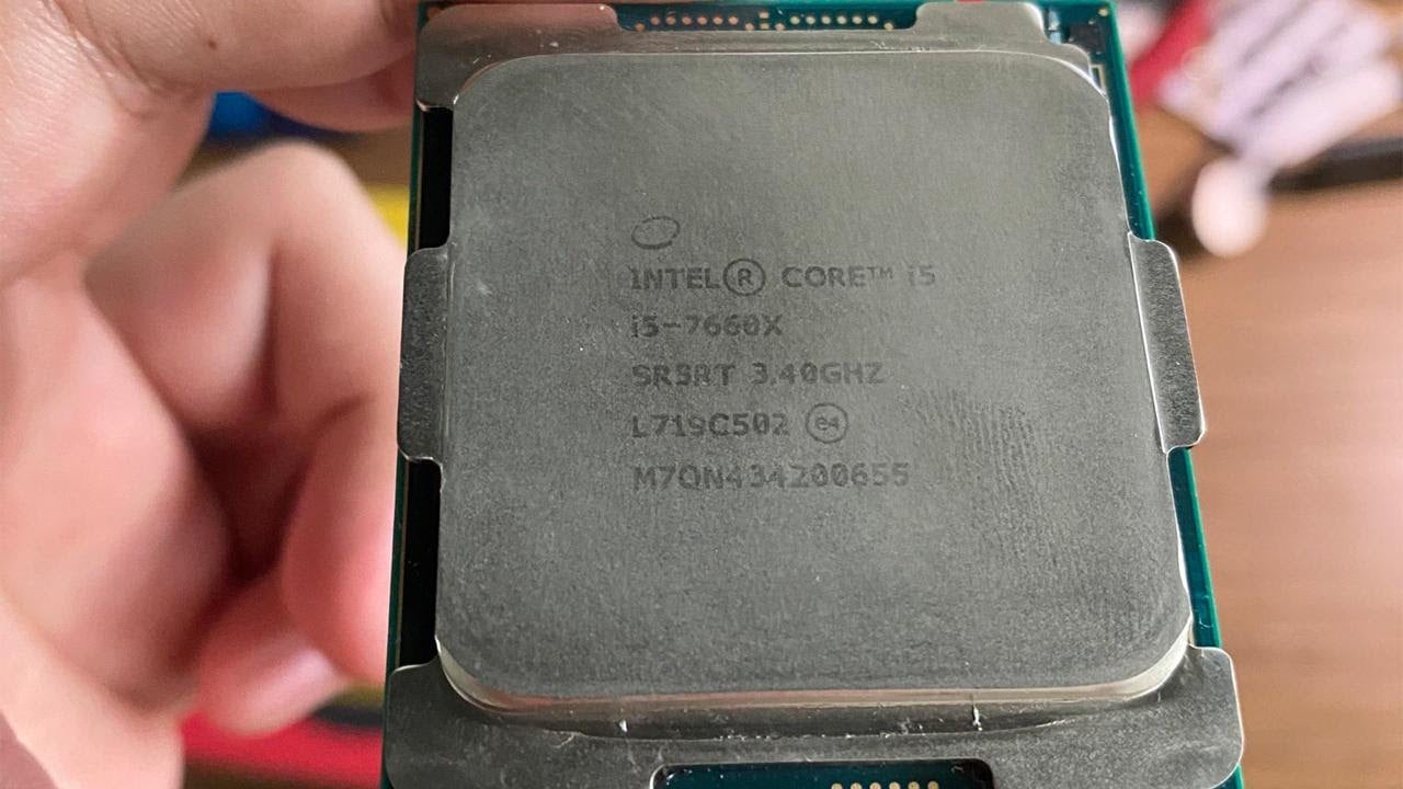 Xuất hiện CPU Intel Core i5-7660X trong truyền thuyết, 6 nhân 6 luồng với xung nhịp cao nhất lịch sử Skylake-X