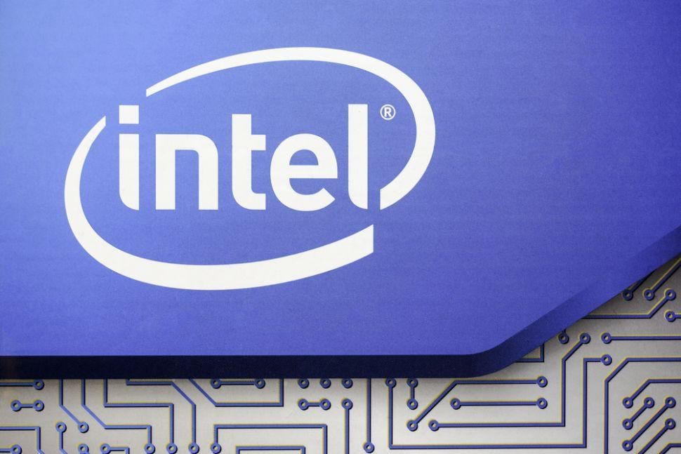 Vì quá tập trung sửa lỗi CPU nên Intel đã vô tình “bóp” hiệu năng iGPU