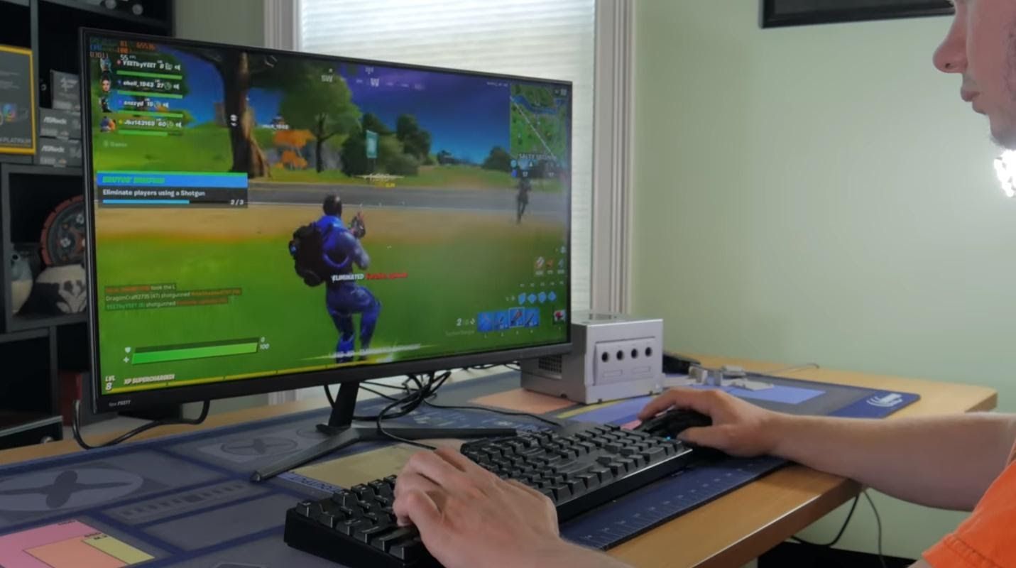 Một YouTuber đã mod máy điện tử GameCube gần 20 năm tuổi thành PC AMD chiến game eSports