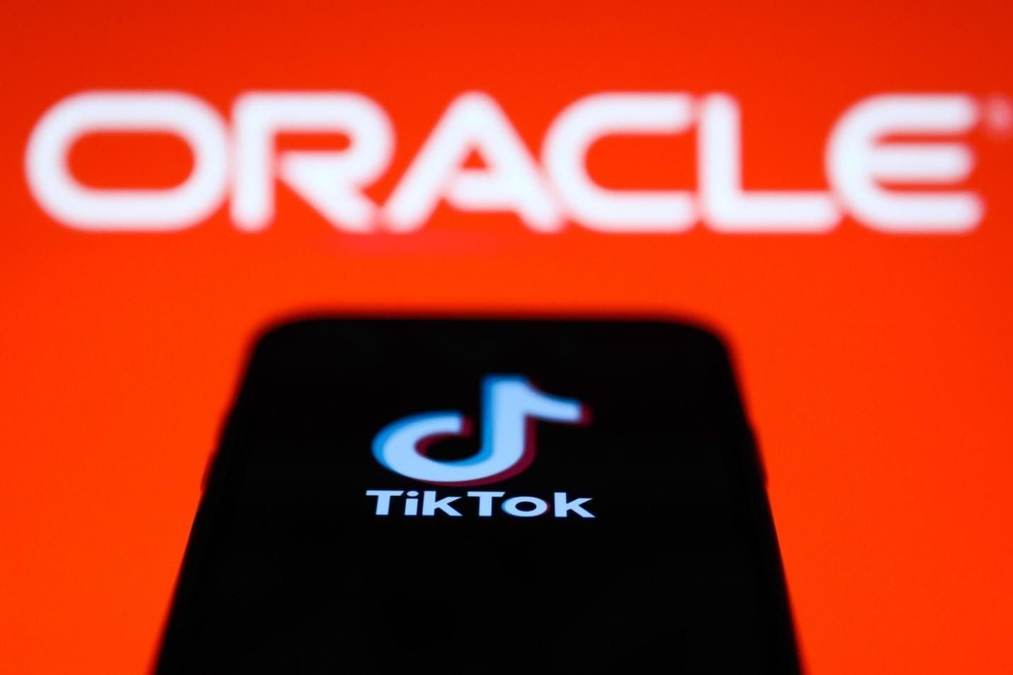 Khước từ Microsoft, TikTok sẽ “bán xác” cho Oracle