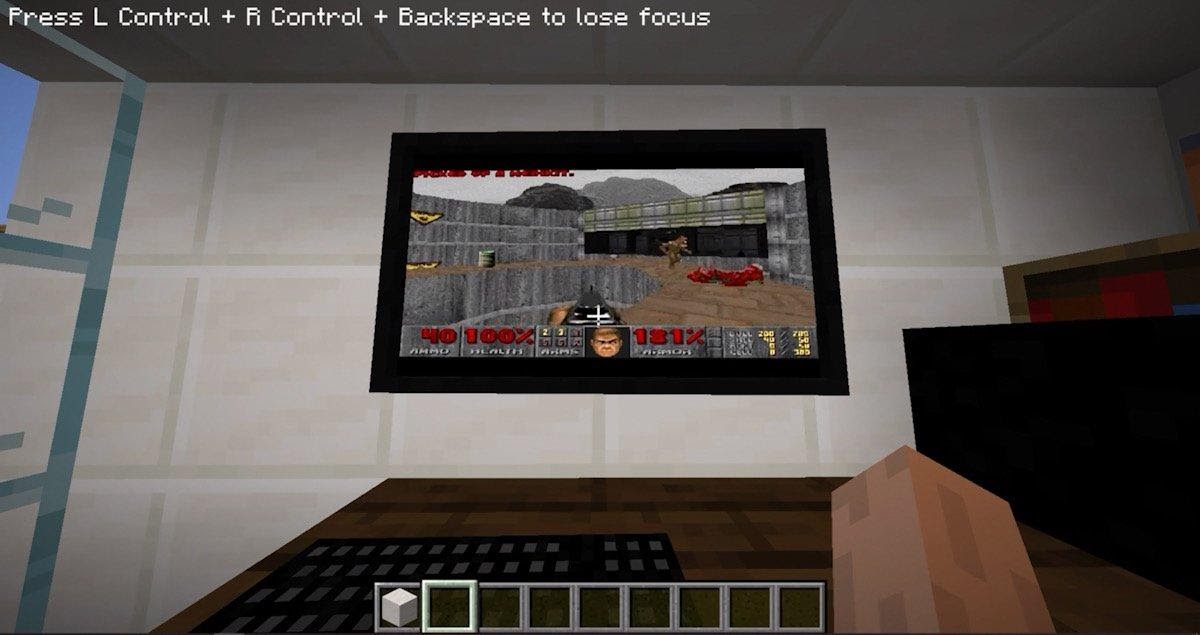 Xuất hiện bản mod Minecraft dùng vệ tinh giao linh kiện cho anh em ráp PC Windows 95 chiến Doom