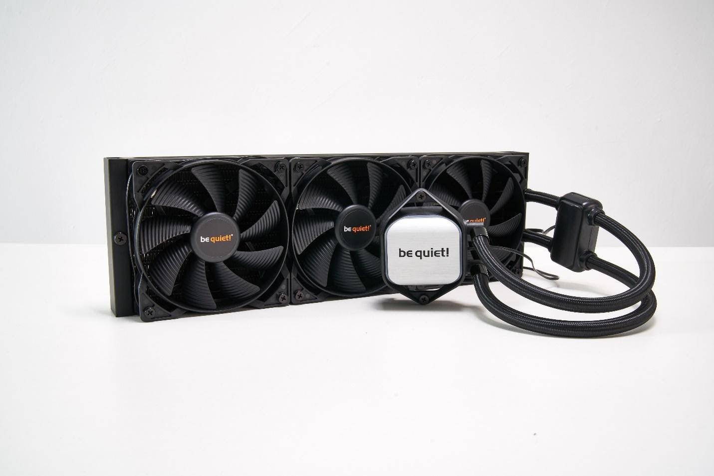 Xuất hiện tản nhiệt nước AIO Pure Loop với thiết kế máy bơm tách đôi vô cùng sáng tạo
