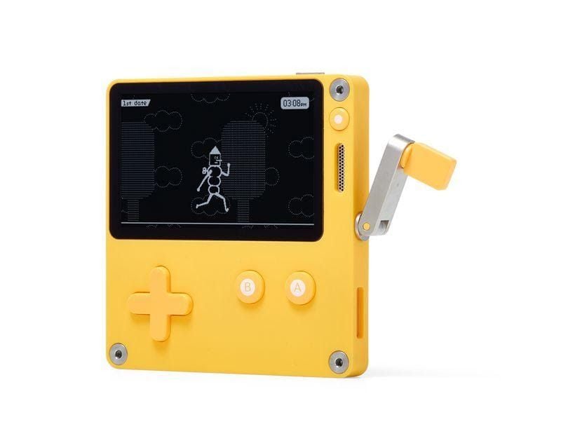 Máy chơi game cầm tay Playdate ấn định giá bán 179 đô, tặng kèm 24 game, muốn chơi thì phải… “quay tay”