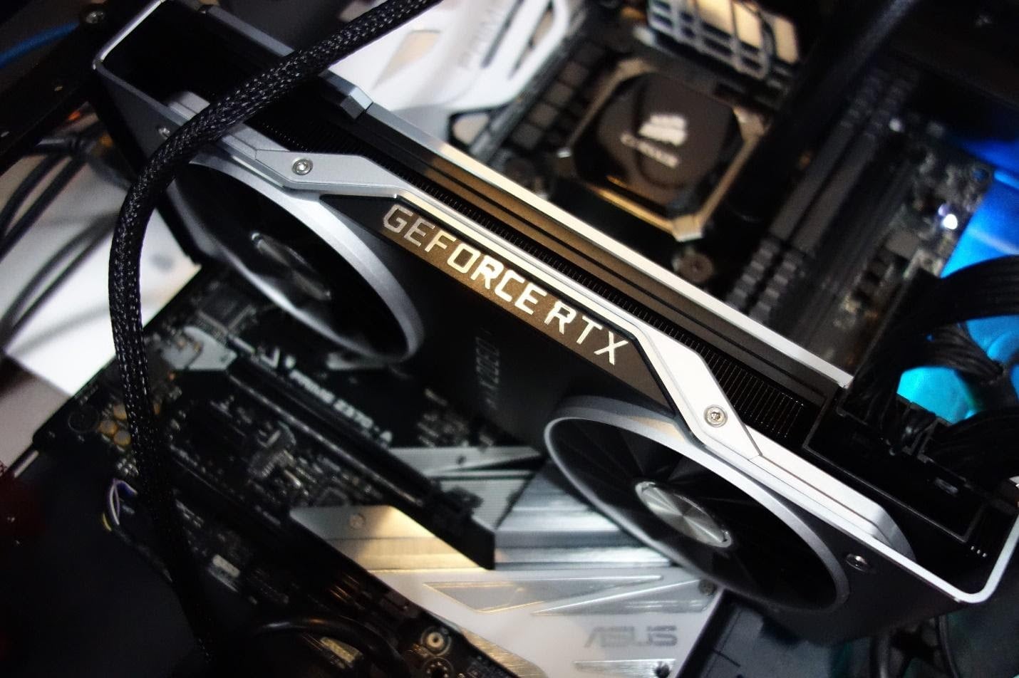 YouTuber chứng minh trâu cày RTX 2080 Ti “thâm niên” 1 năm rưỡi bị giảm hiệu năng chiến game đến 20%