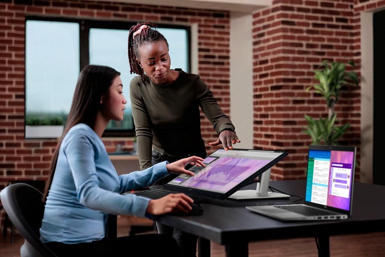 Dell ra mắt màn hình cảm ứng P2424HT tập trung vào khả năng kết nối, sự tiện lợi và tính tương tác