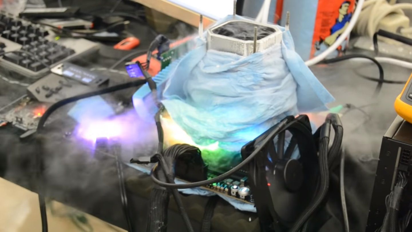 Intel Core i9-10900K đạt kỷ lục ép xung 7,7 GHz trên bo mạch chủ ASUS ROG MAXIMUS XII APEX